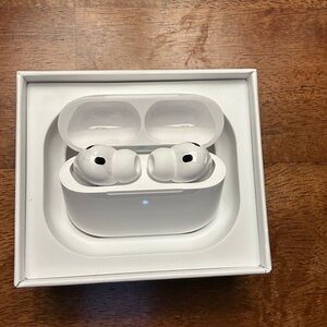 Apple AirPod Pro 3  ANC ( Active noise cancellation)